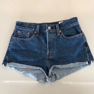 Levi’s jean shorts size 25